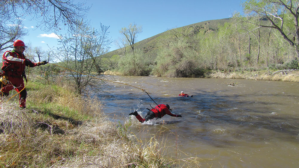 Search and Rescue practicing water rescues in the Truckee River