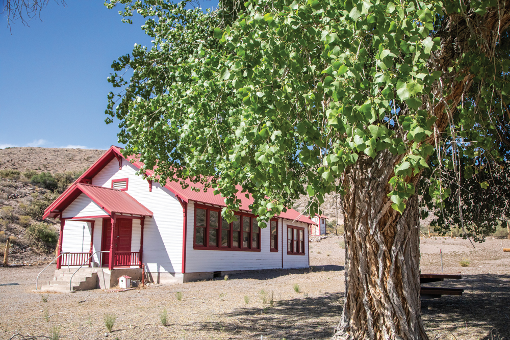 Exterior of Elgin Schoolhouse.